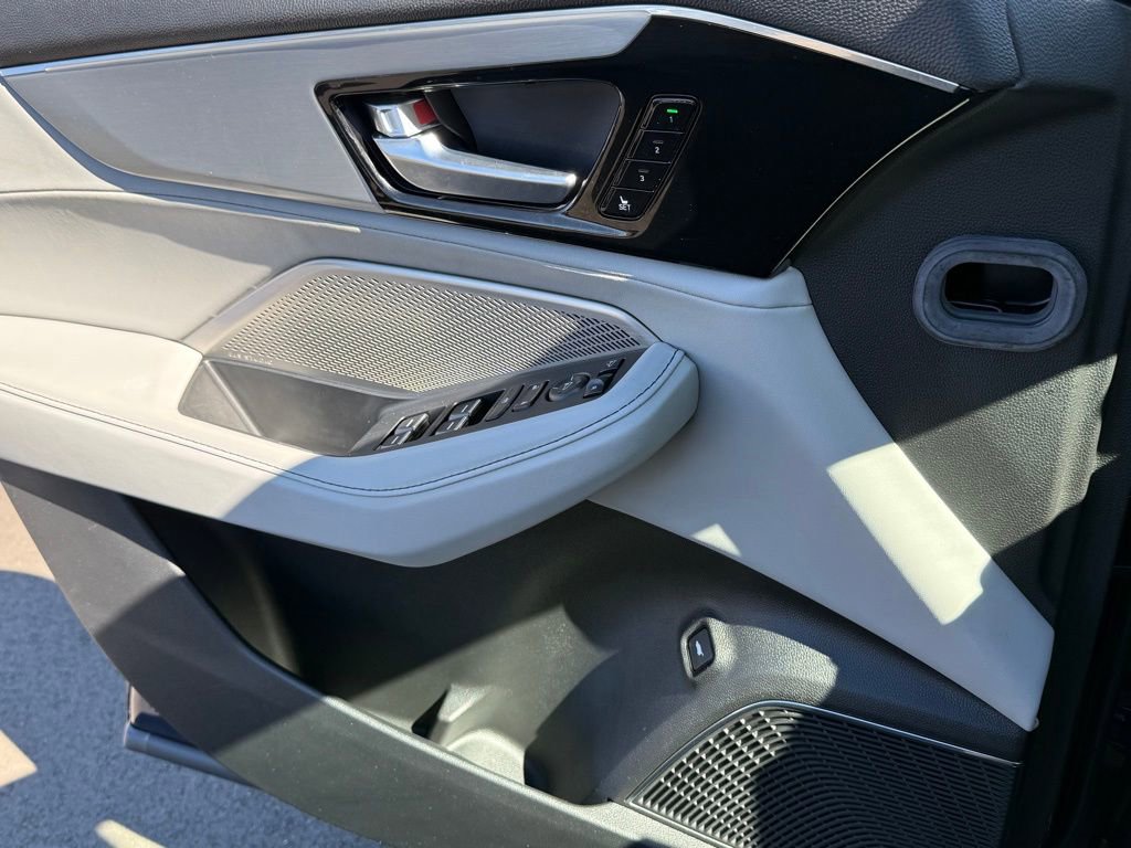 Used 2024 Acura MDX SH-AWD w/ Technology Package image 30