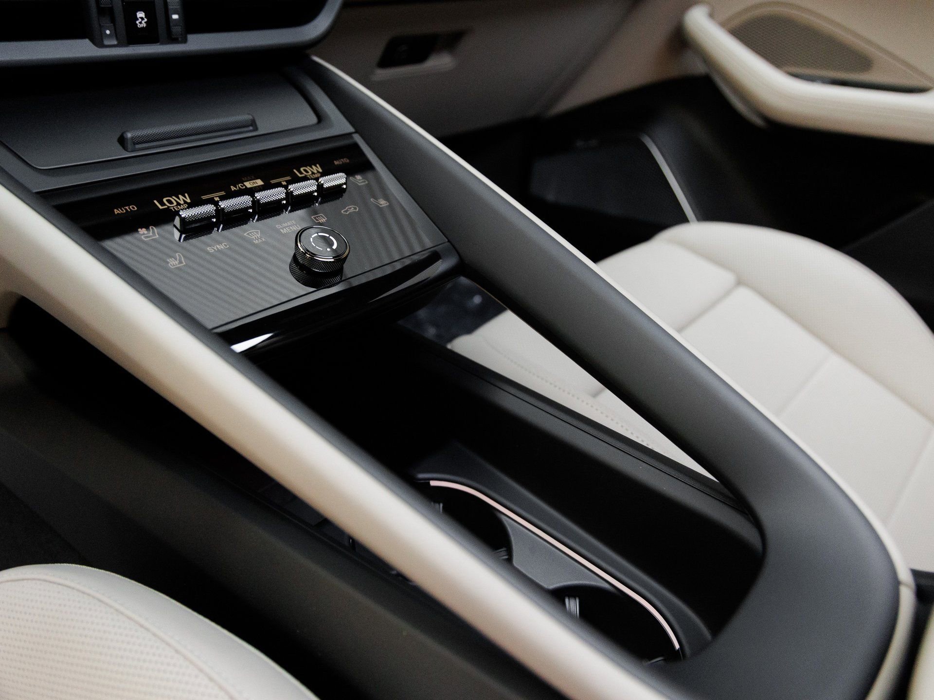 New 2024 Porsche Macan Turbo Electric image 24