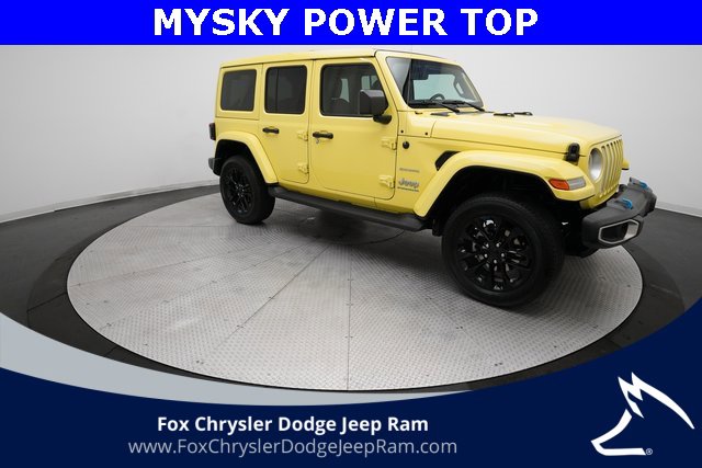 Used 2023 Jeep Wrangler Unlimited Sahara w/ Cold Weather Group image 13