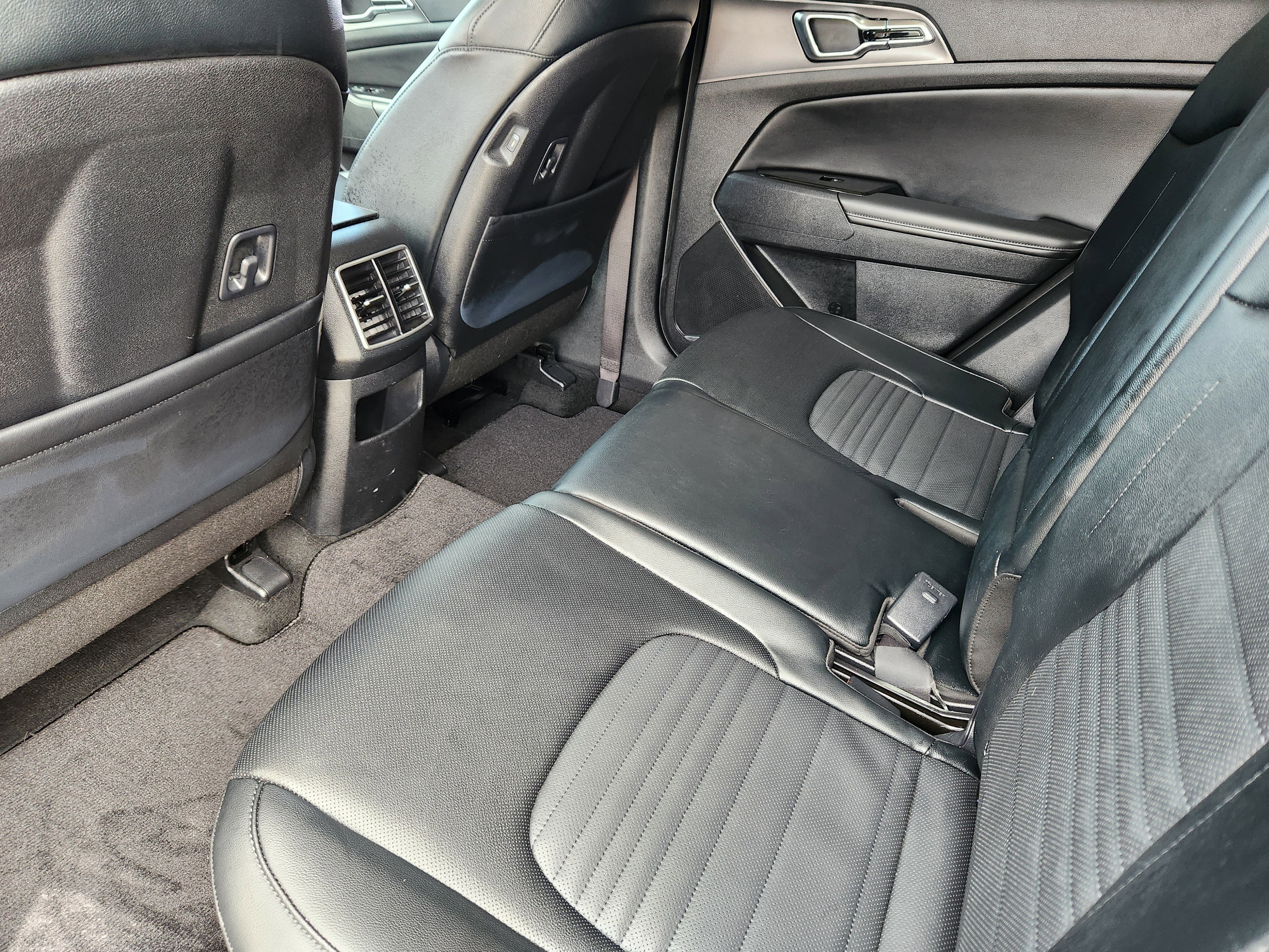 Used 2023 Kia Sportage SX image 12