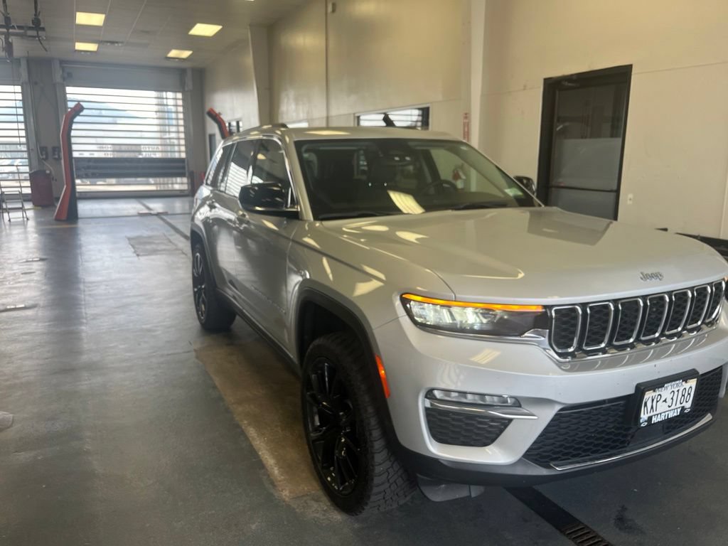 Used 2024 Jeep Grand Cherokee Limited 4xe AWD/4WD image 9