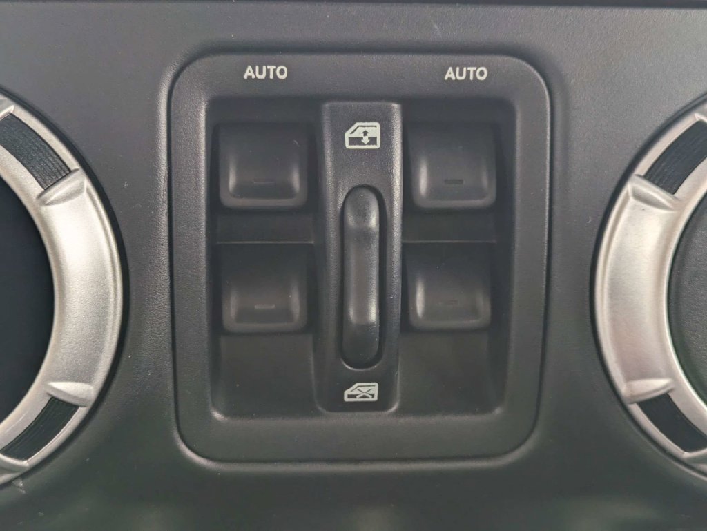 Used 2014 Jeep Wrangler Unlimited Rubicon w/ Connectivity Group AWD/4WD image 22