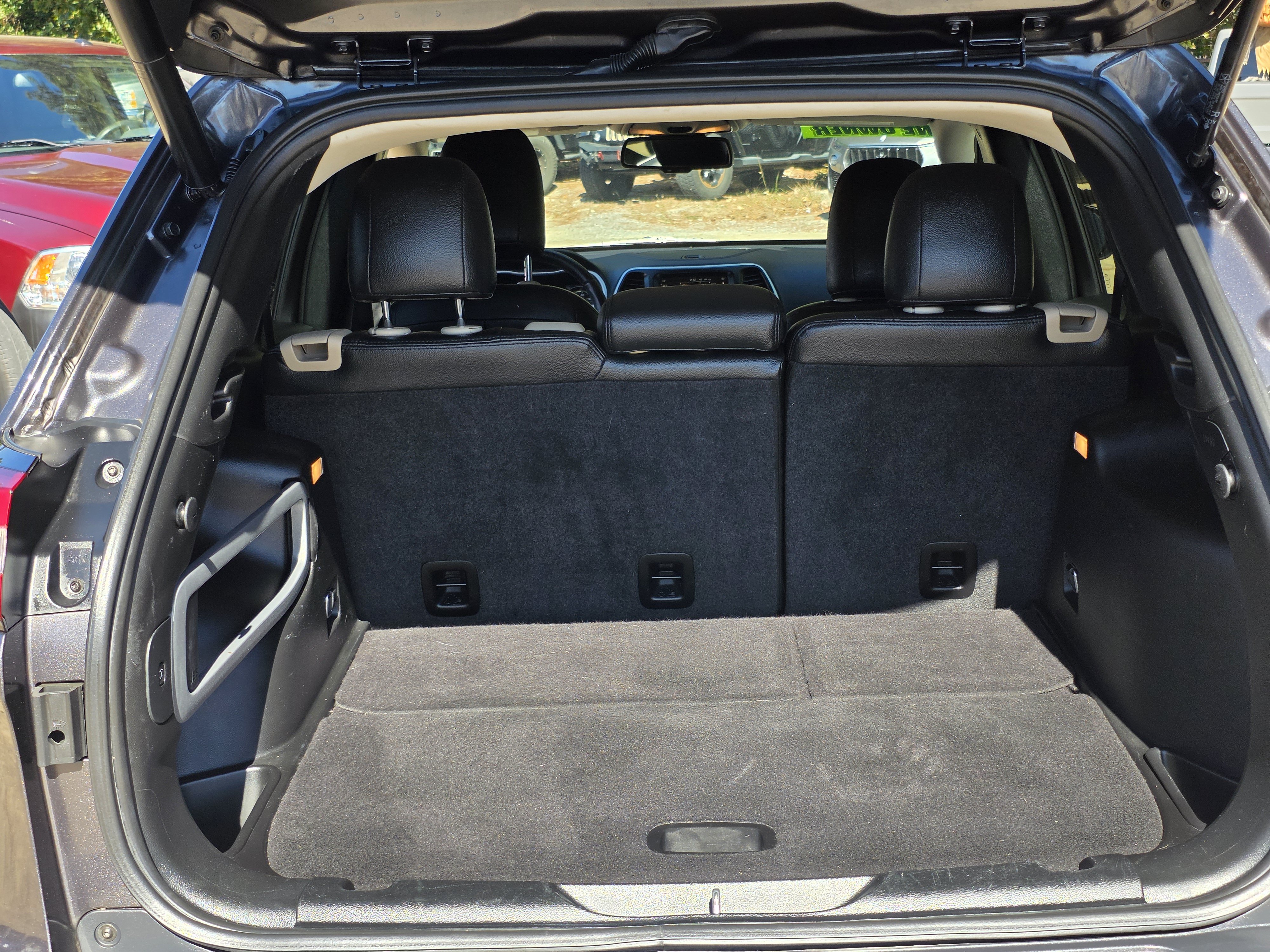 Used 2017 Jeep Cherokee Latitude w/ Comfort/Convenience Group FWD image 28