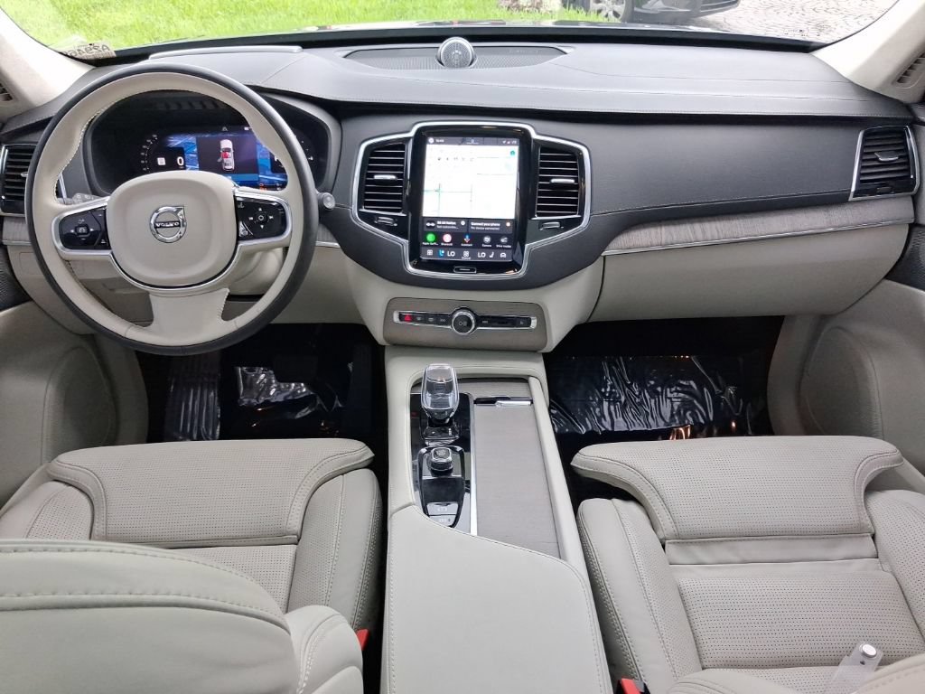 Used 2025 Volvo XC90 T8 Ultra w/ Lounge Package AWD/4WD image 11
