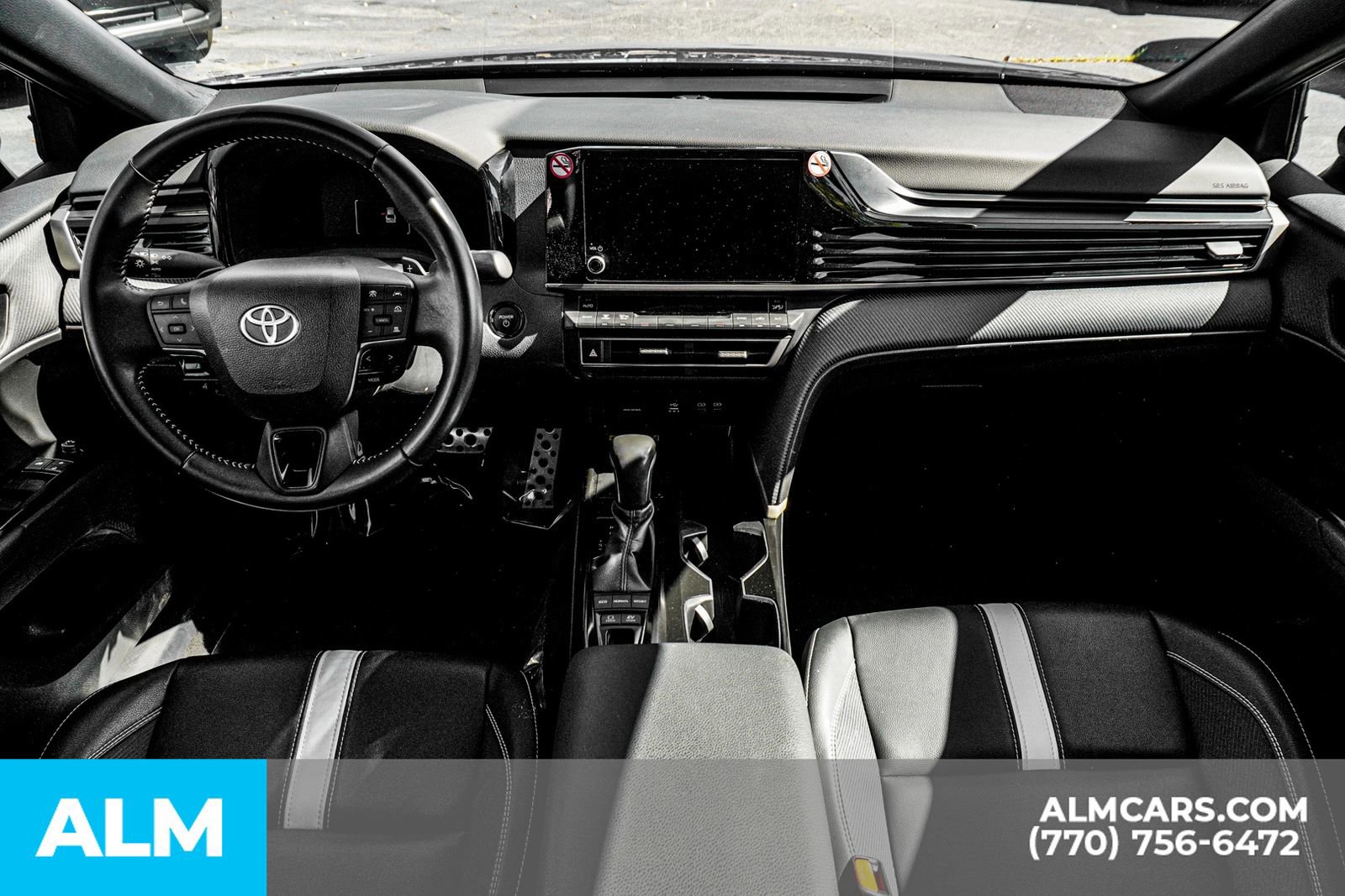 Used 2025 Toyota Camry SE image 28