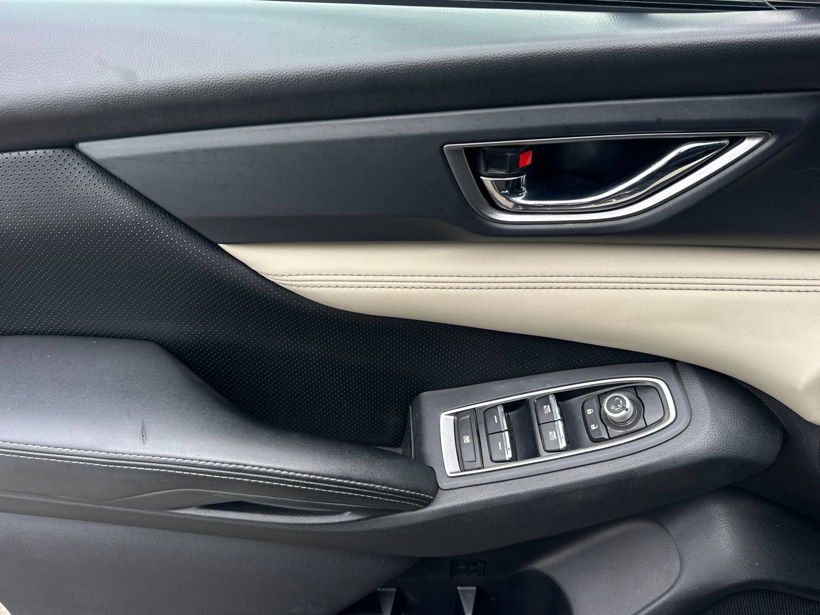 Used 2019 Subaru Ascent Limited image 10