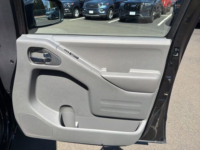 Used 2019 Nissan Frontier SV image 11