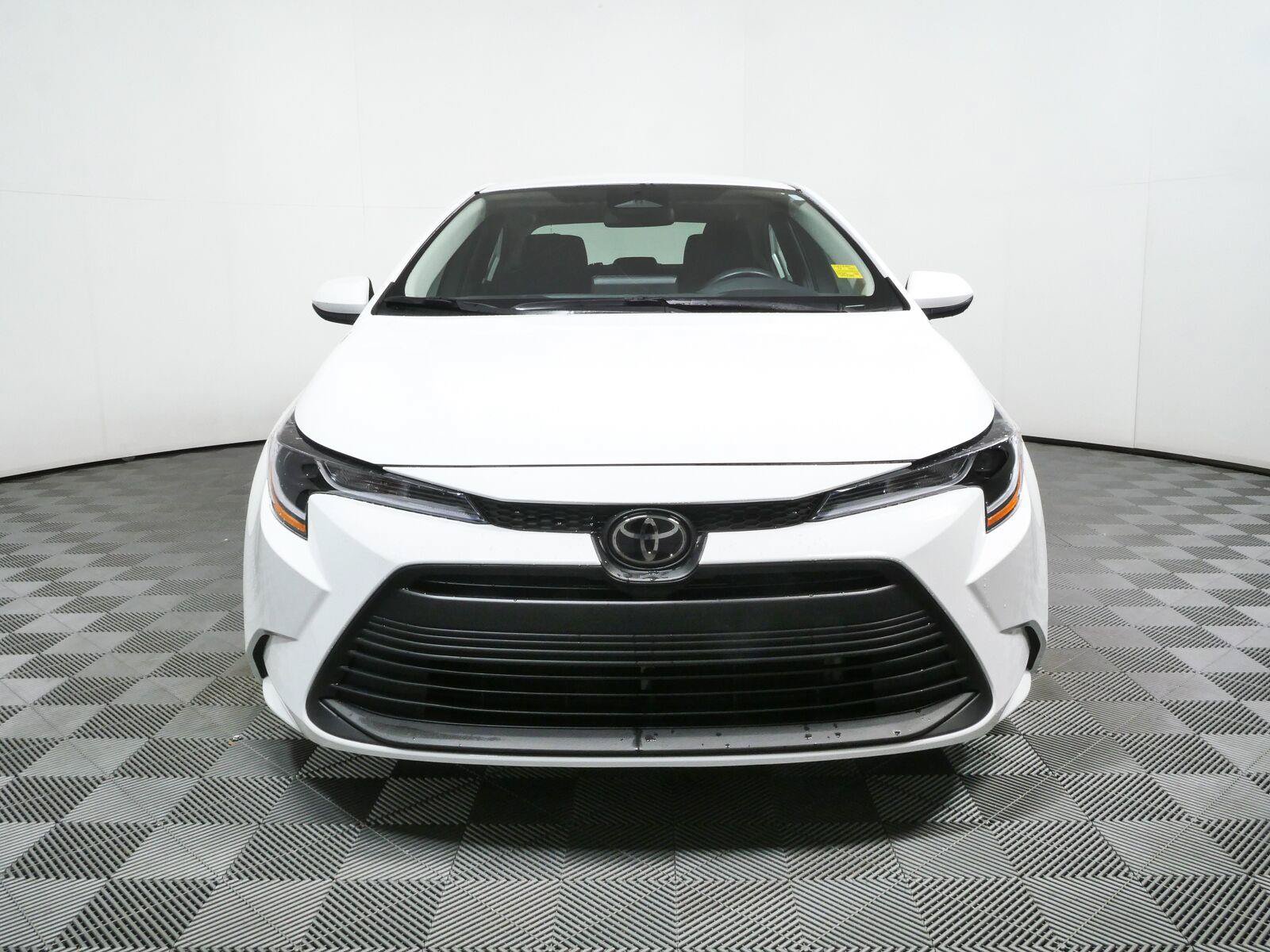 Used 2025 Toyota Corolla LE FWD image 32