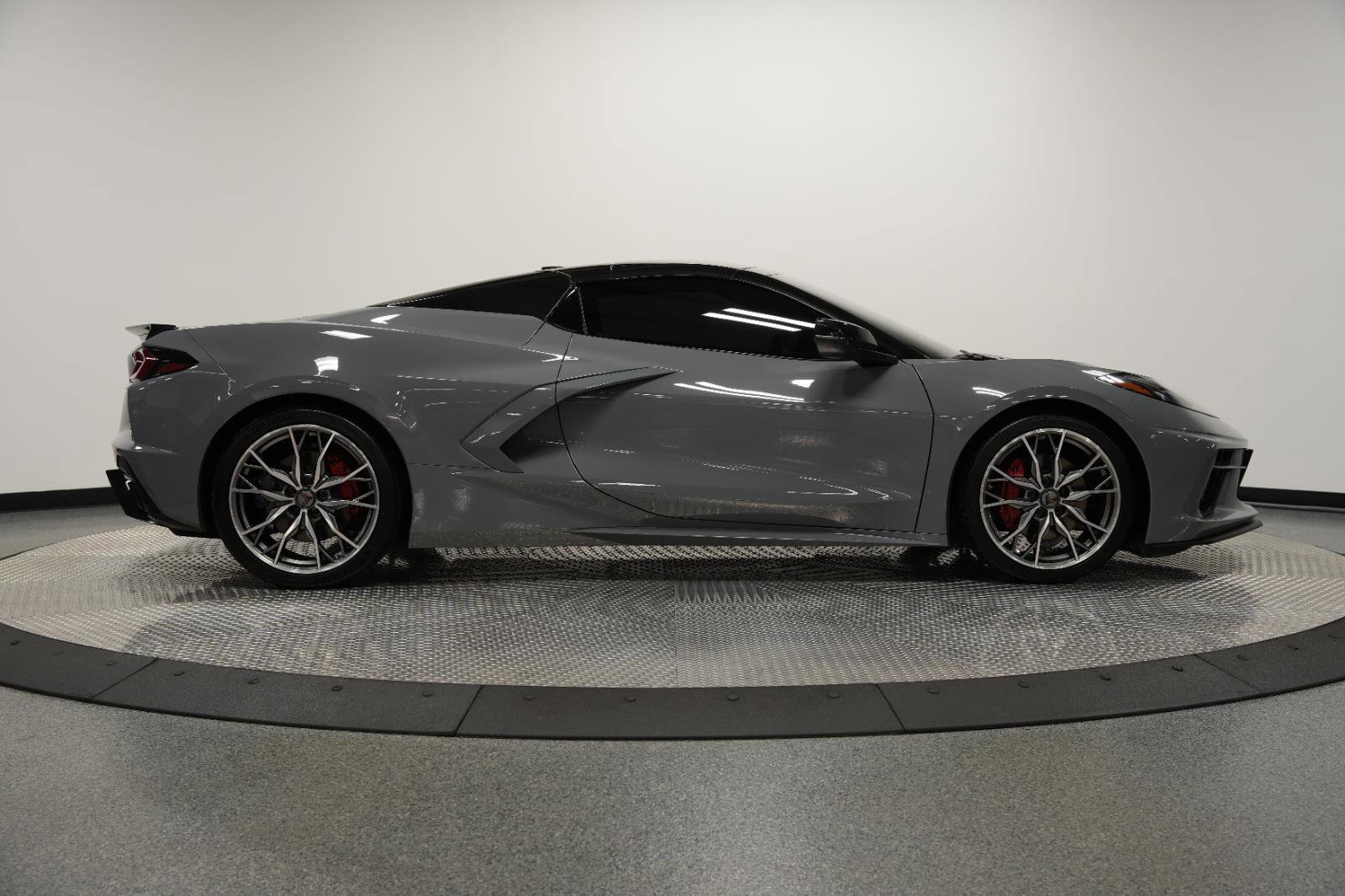 Used 2024 Chevrolet Corvette Stingray Premium Conv w/ Stealth Interior Trim Package image 8