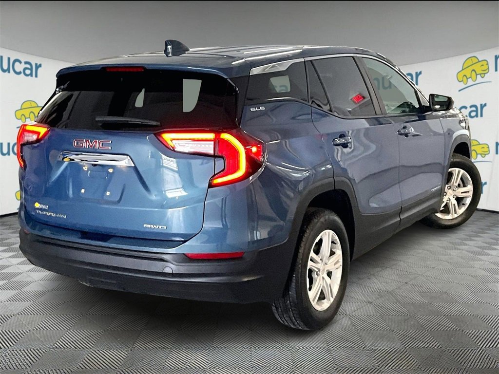 Used 2024 GMC Terrain SLE image 6