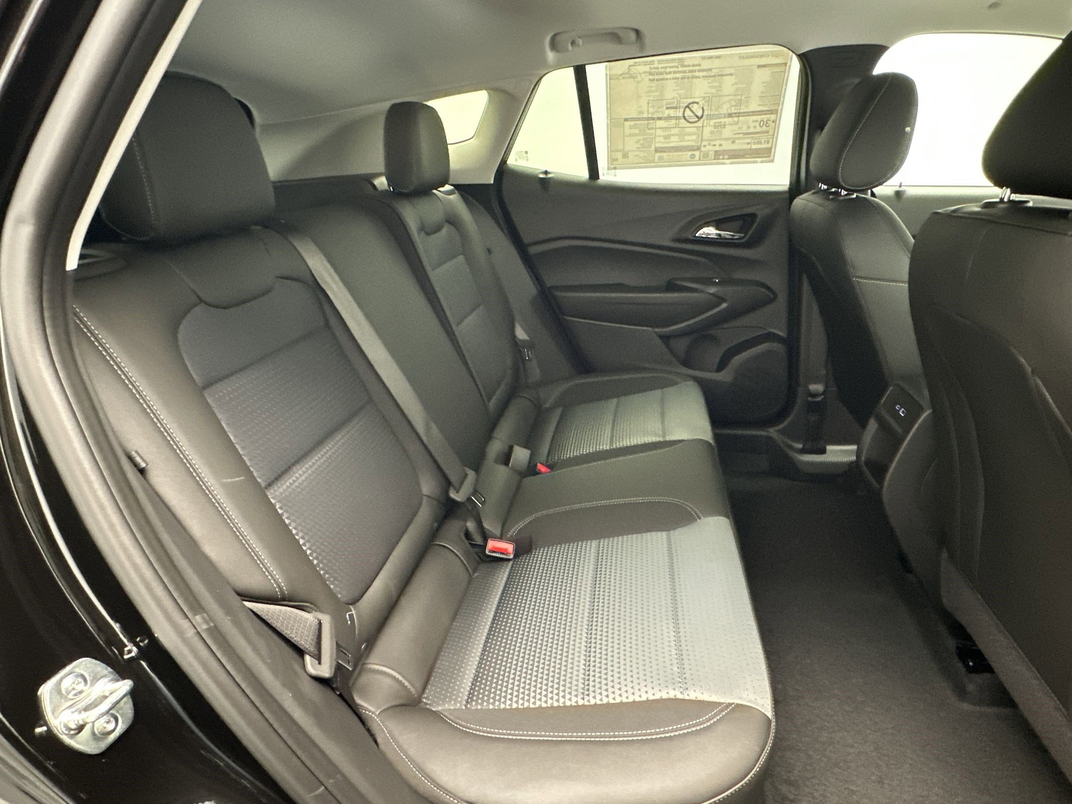 New 2026 Chevrolet Trax LT w/ Sunroof Package FWD image 27