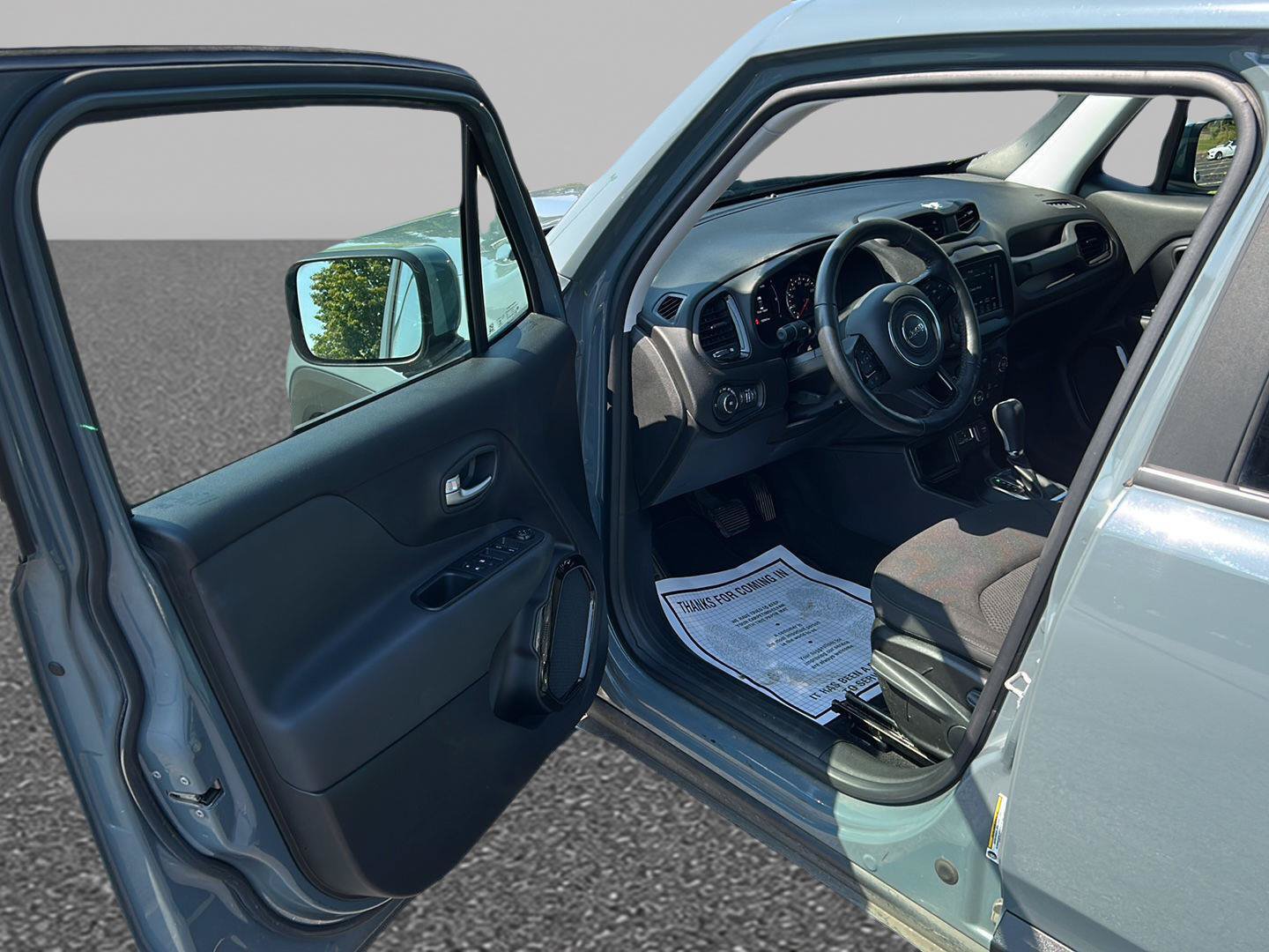 Used 2018 Jeep Renegade Altitude FWD image 17