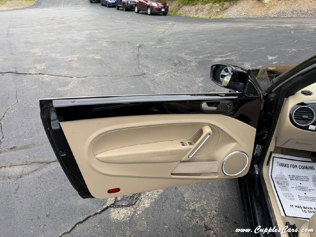 Used 2014 Volkswagen Beetle TDI FWD image 6