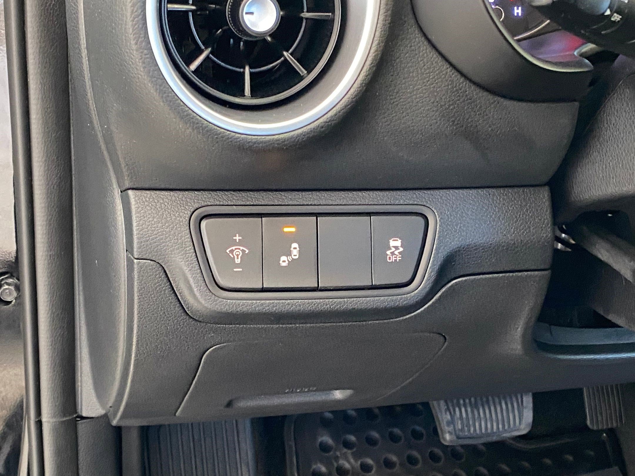 Used 2024 Kia Forte LXS w/ LXS Technology Package image 18