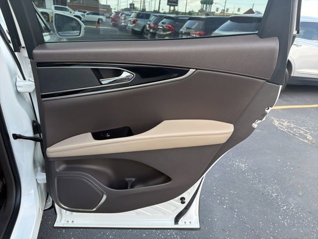 Used 2023 Lincoln Nautilus Reserve AWD/4WD image 18