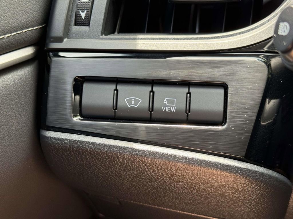 Used 2025 Lexus ES 300h w/ Technology Package FWD image 26