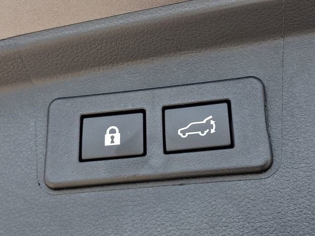 Certified 2025 Subaru Outback Premium image 31