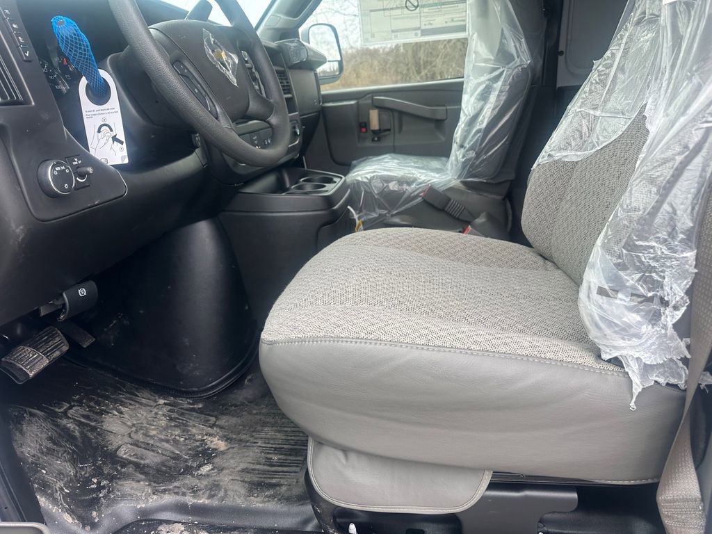 New 2026 Chevrolet Express 2500 w/ Enhanced Convenience Package image 8