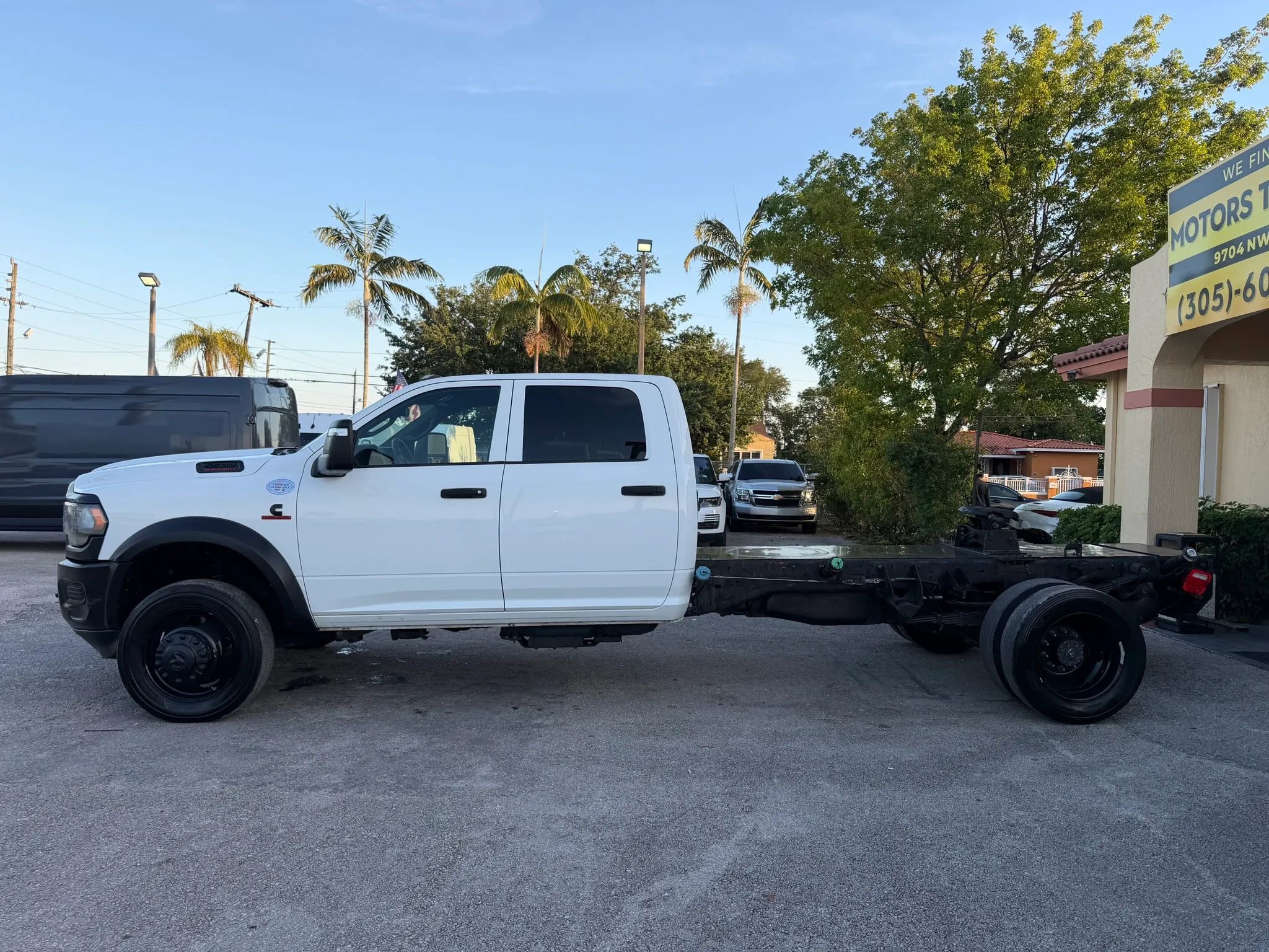 Used 2023 RAM 5500 Tradesman w/ Max Tow Package AWD/4WD image 3