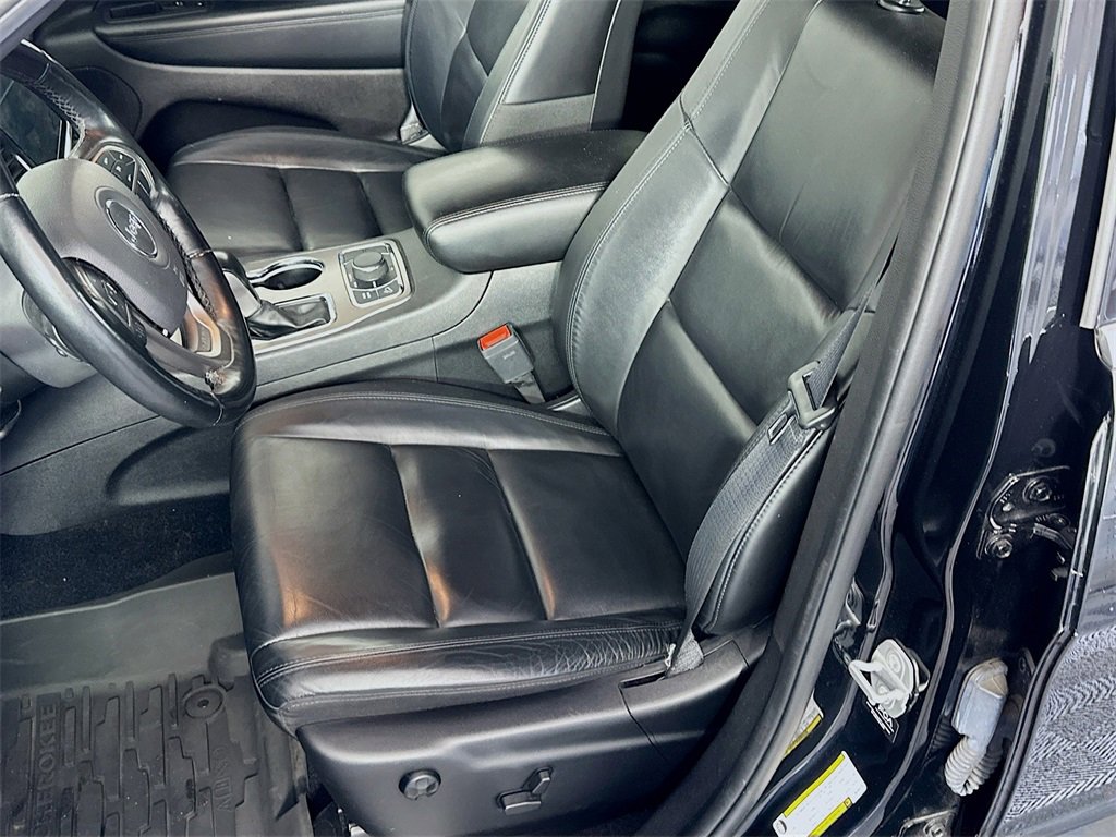 Used 2021 Jeep Grand Cherokee Limited image 19