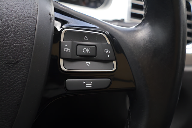 Used 2015 Volkswagen Touareg VR6 AWD/4WD image 23