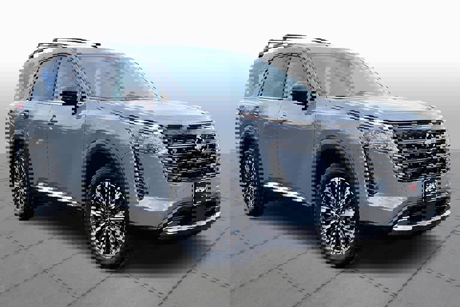 New 2026 Nissan Pathfinder Platinum image 2