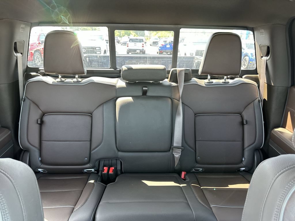 Used 2025 GMC Sierra 1500 Denali w/ Denali Reserve Package AWD/4WD image 13