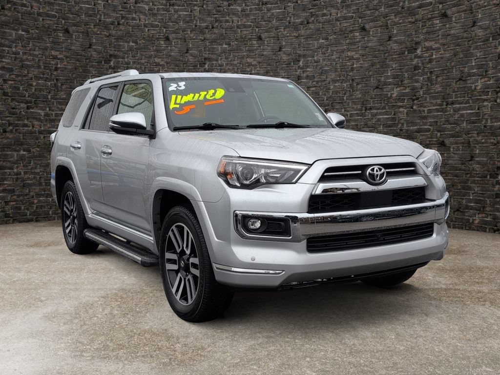 Used 2019 Toyota 4Runner SR5 RWD image 2