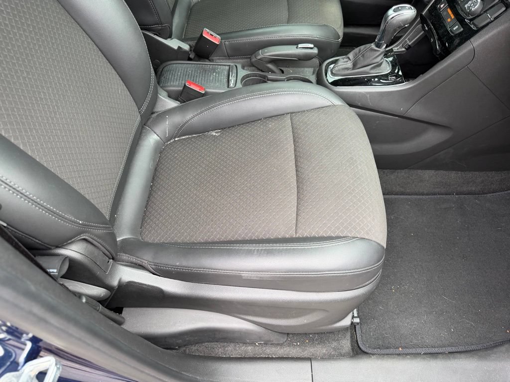 Used 2020 Buick Encore Preferred w/ Safety Package FWD image 17