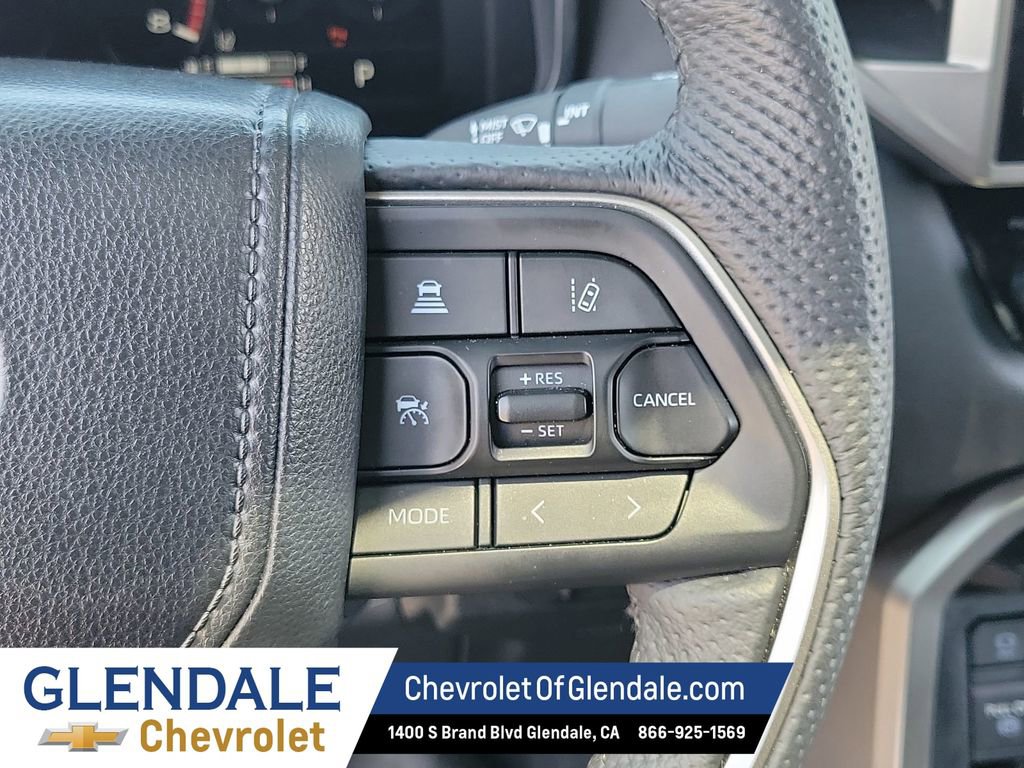 Used 2025 Toyota Tundra Limited AWD/4WD image 34