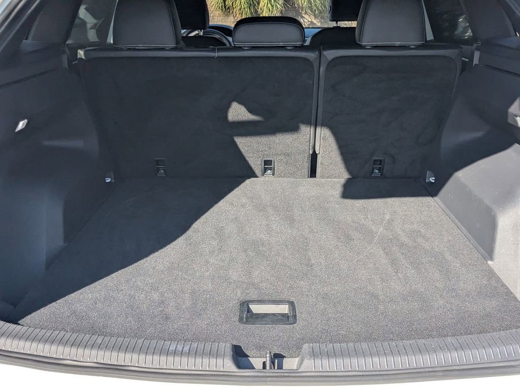 Used 2025 Volkswagen Atlas Cross Sport SE image 7