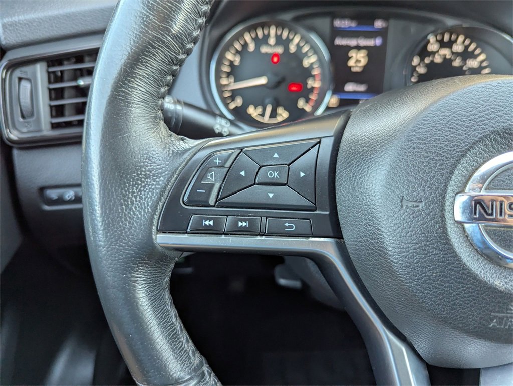 Used 2018 Nissan Rogue SV image 21