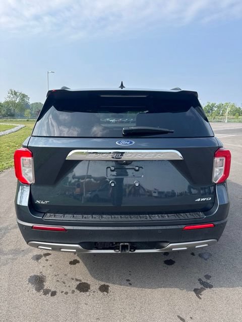 Certified 2023 Ford Explorer XLT w/ Equipment Group 202A AWD/4WD image 4
