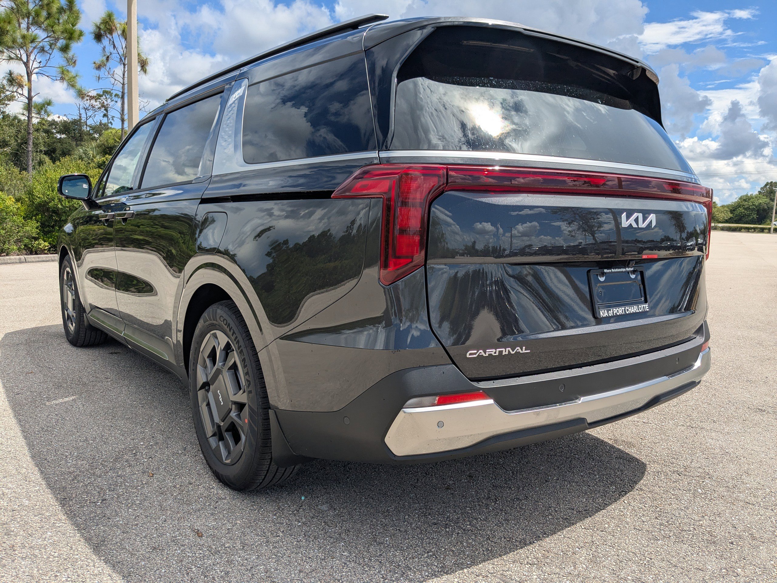 New 2026 Kia Carnival SX image 7