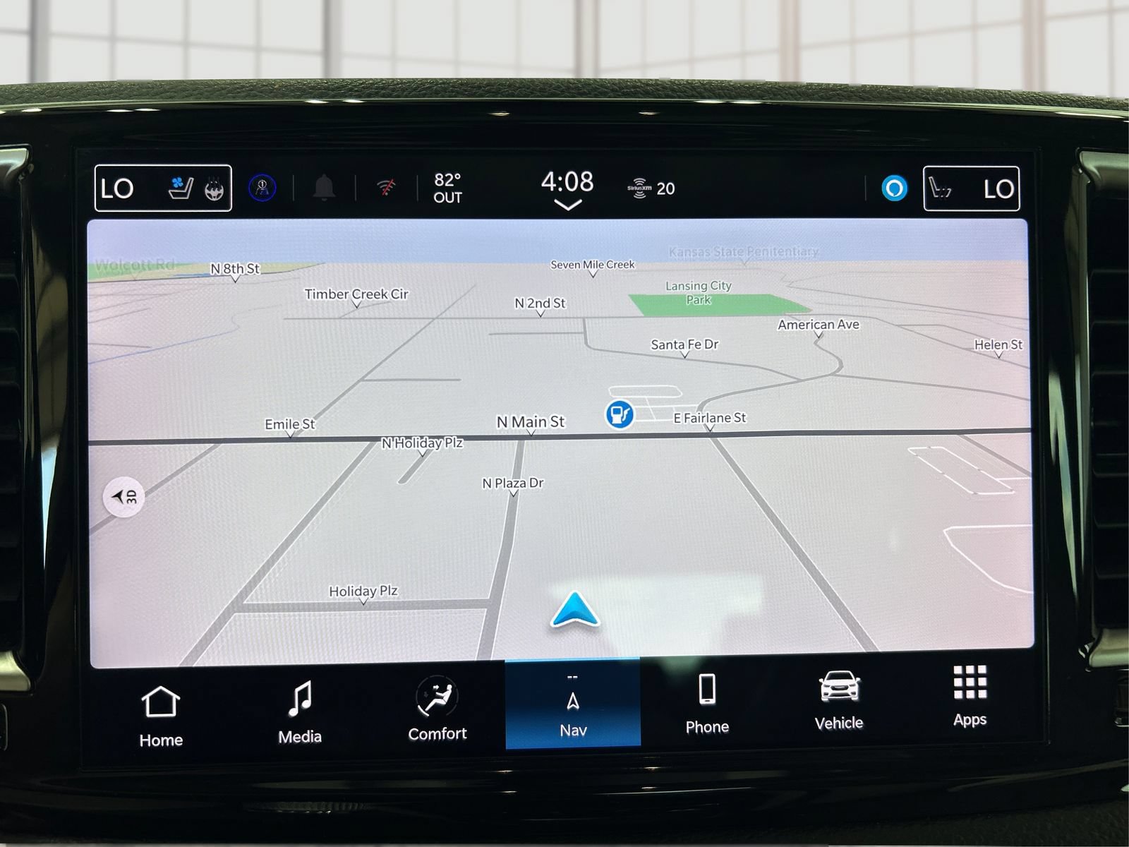 Used 2021 Chrysler Pacifica Limited w/ Uconnect Theater Family Group FWD image 33
