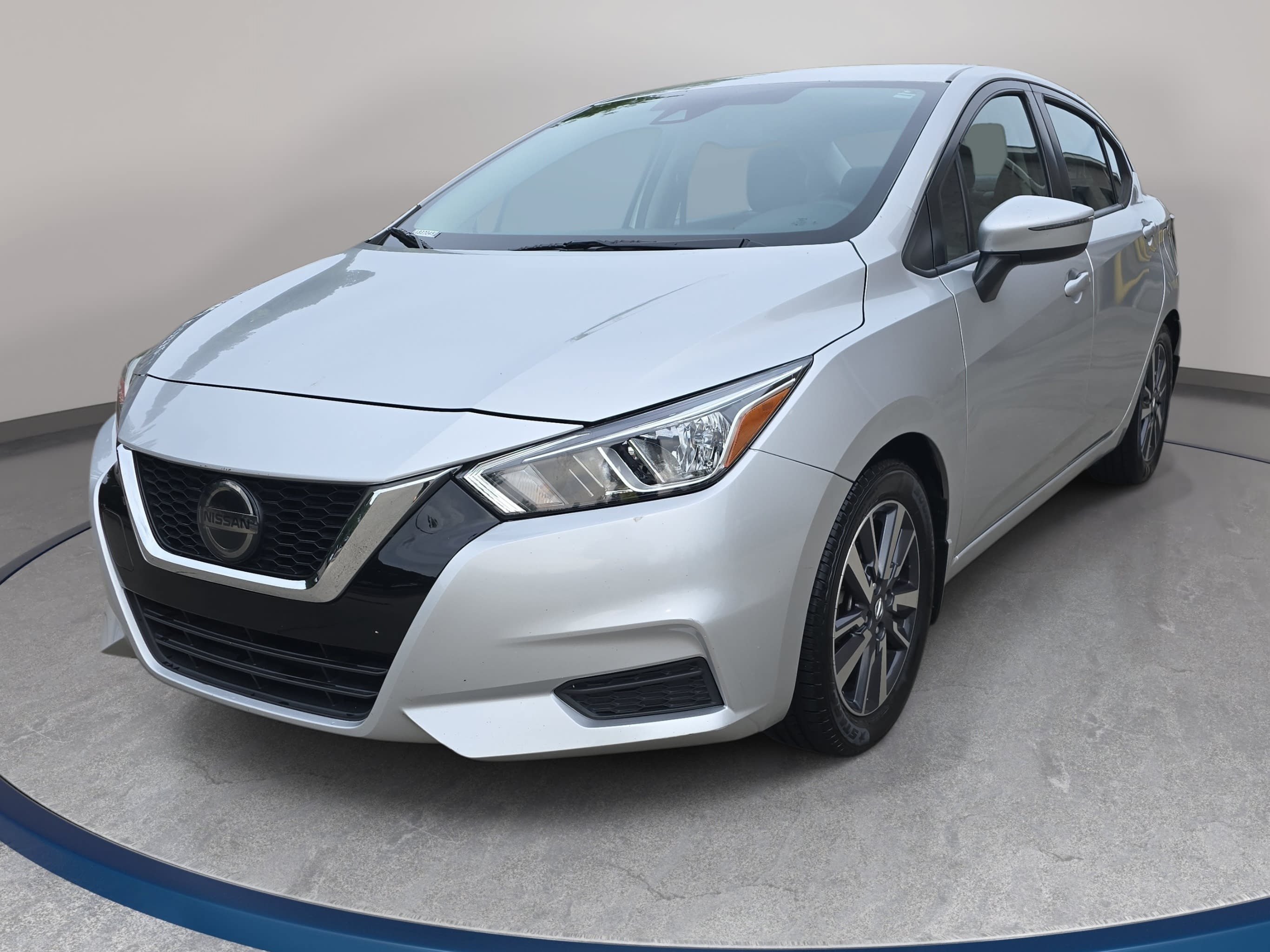 Used 2020 Nissan Versa SV FWD image 1