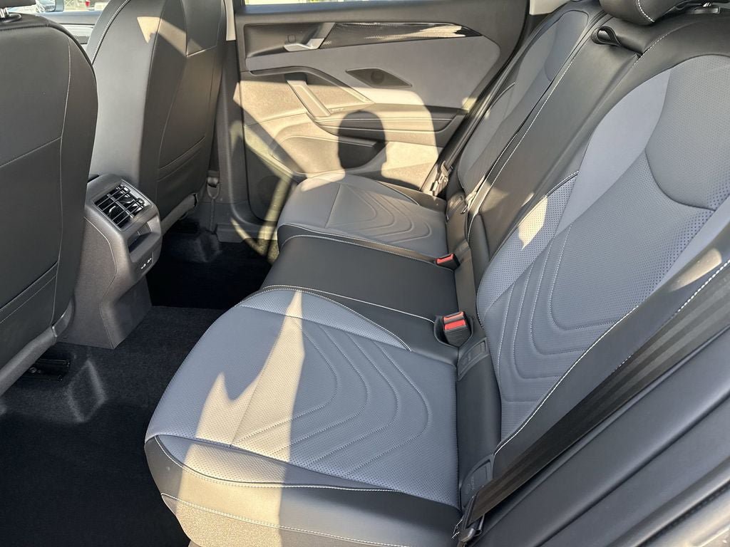 New 2026 Volkswagen Tiguan SE FWD image 27