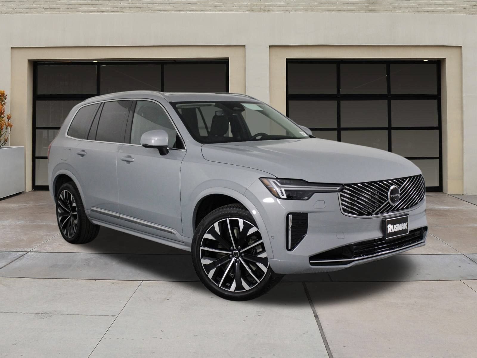New 2026 Volvo XC90 T8 Plus w/ Protection Package AWD/4WD image 19