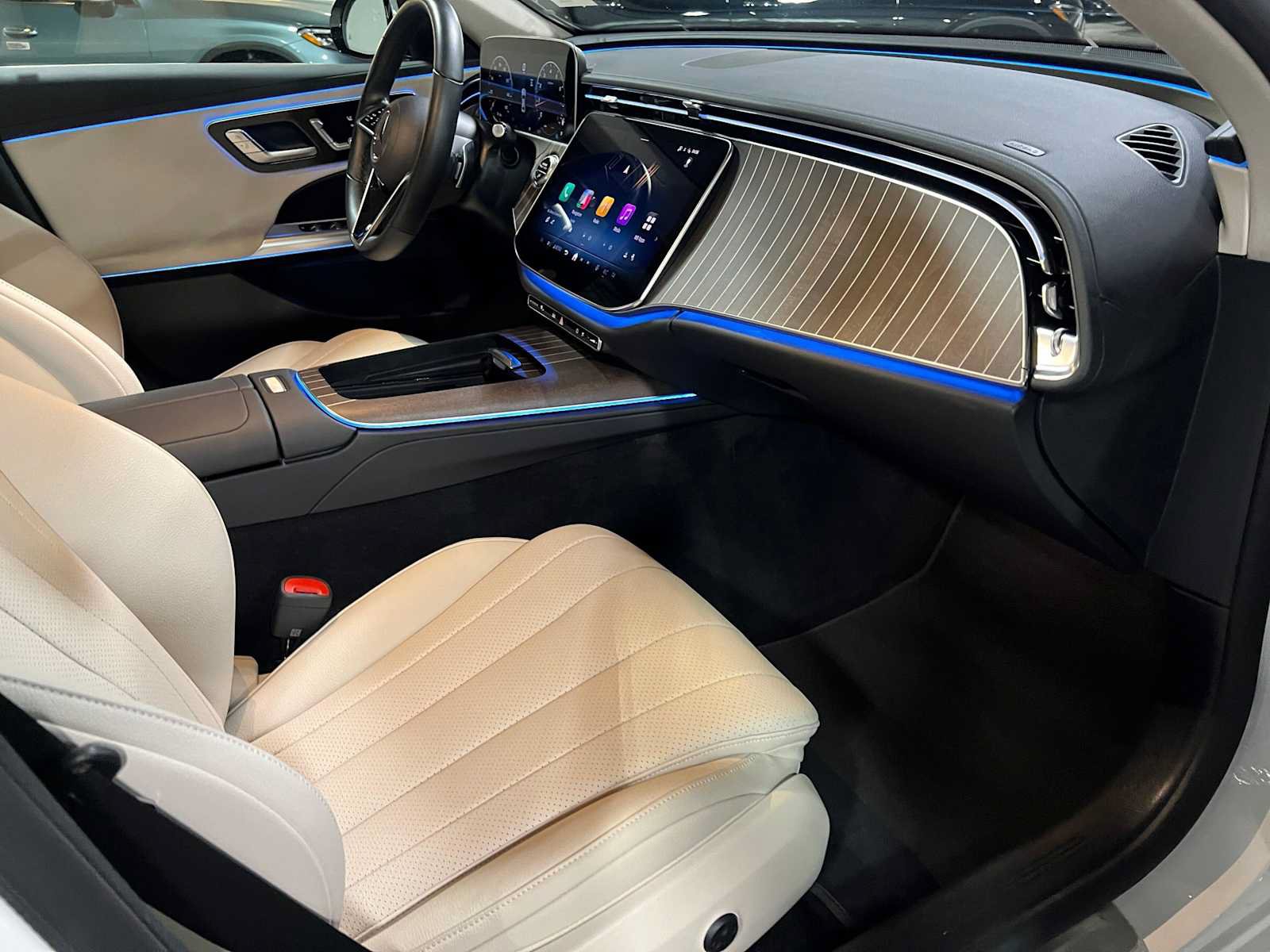 Used 2025 Mercedes-Benz E 350 Sedan image 11
