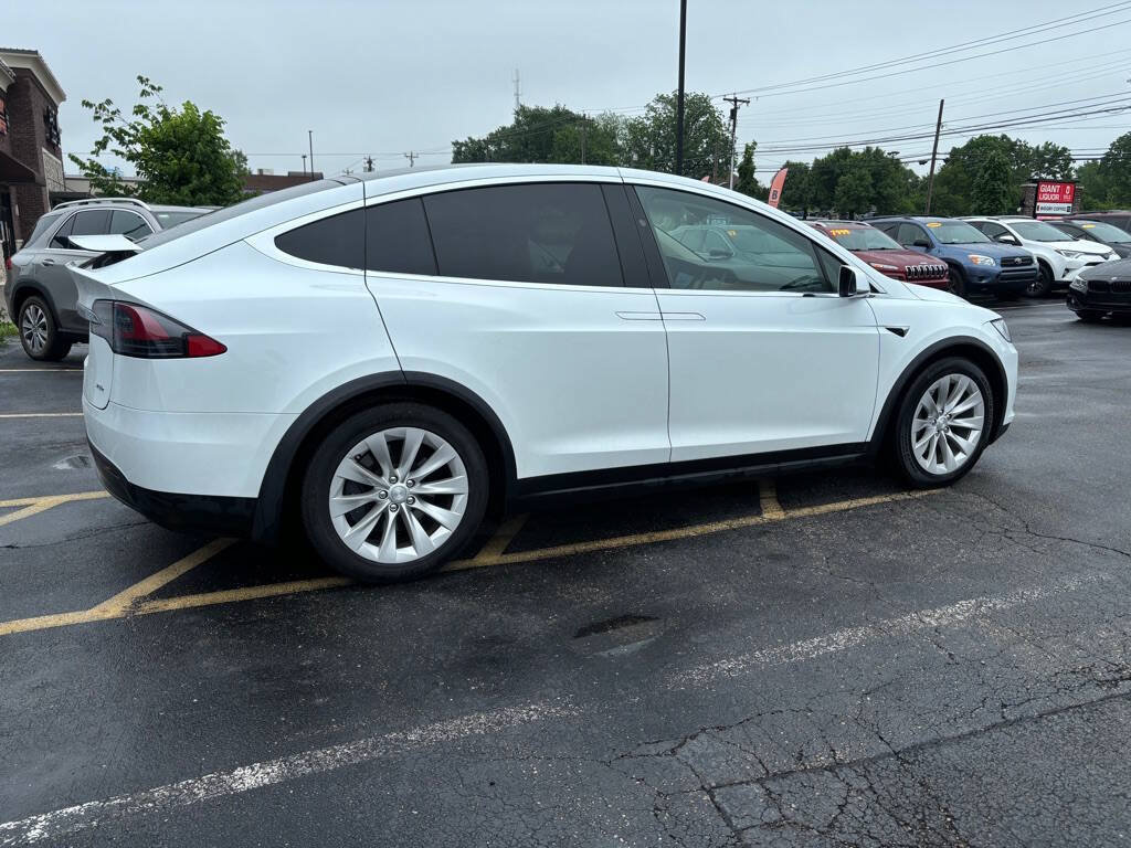 Used 2018 Tesla Model X 75D AWD/4WD image 7