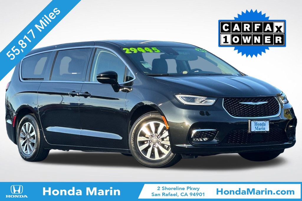 Used 2024 Chrysler Pacifica Select