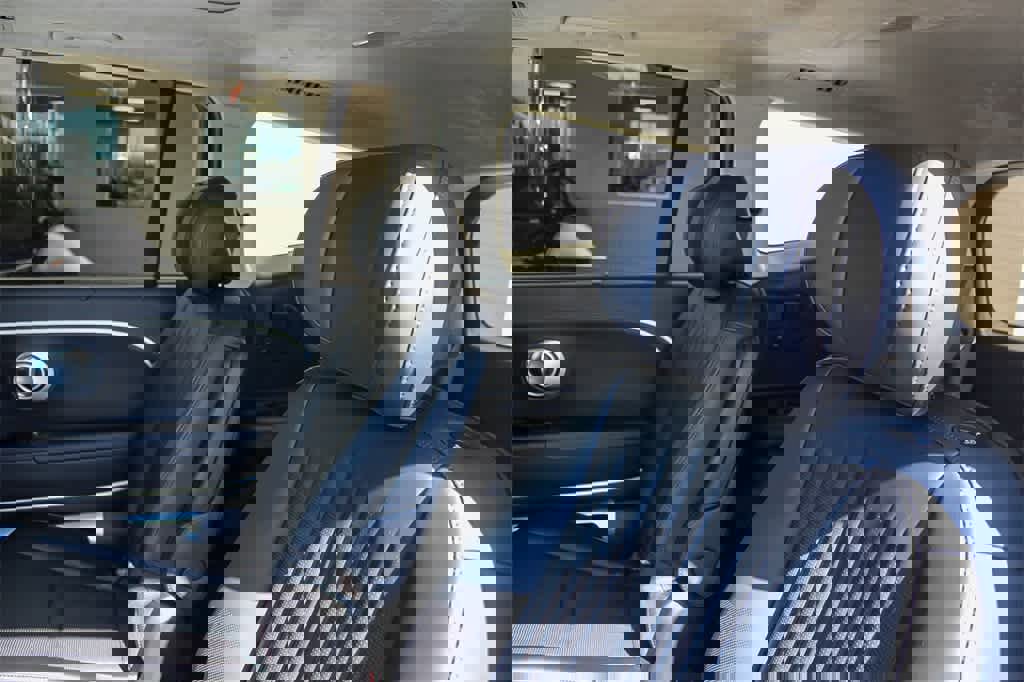 New 2026 Hyundai Ioniq 9 Calligraphy w/ Tow & Go Package image 24