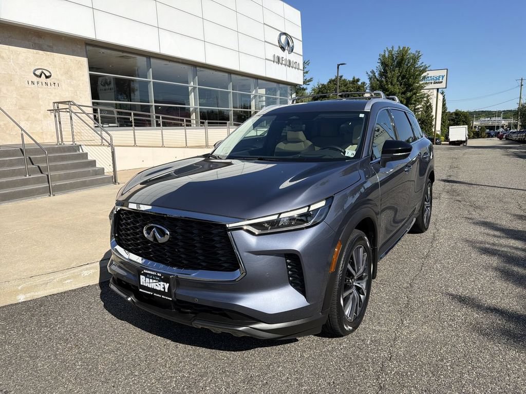 Certified 2023 INFINITI QX60 Sensory w/ Vision Package AWD/4WD image 4