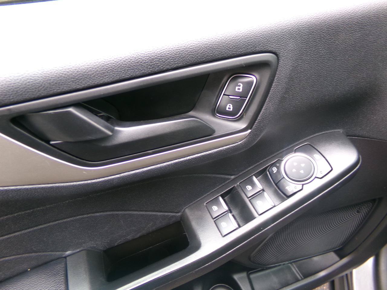 Used 2022 Ford Escape SE w/ SE Sport Appearance Package AWD/4WD image 12