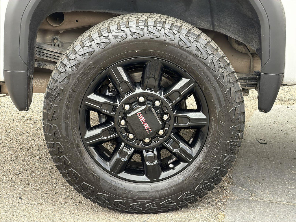 Used 2025 GMC Sierra 2500 AT4 AWD/4WD image 32