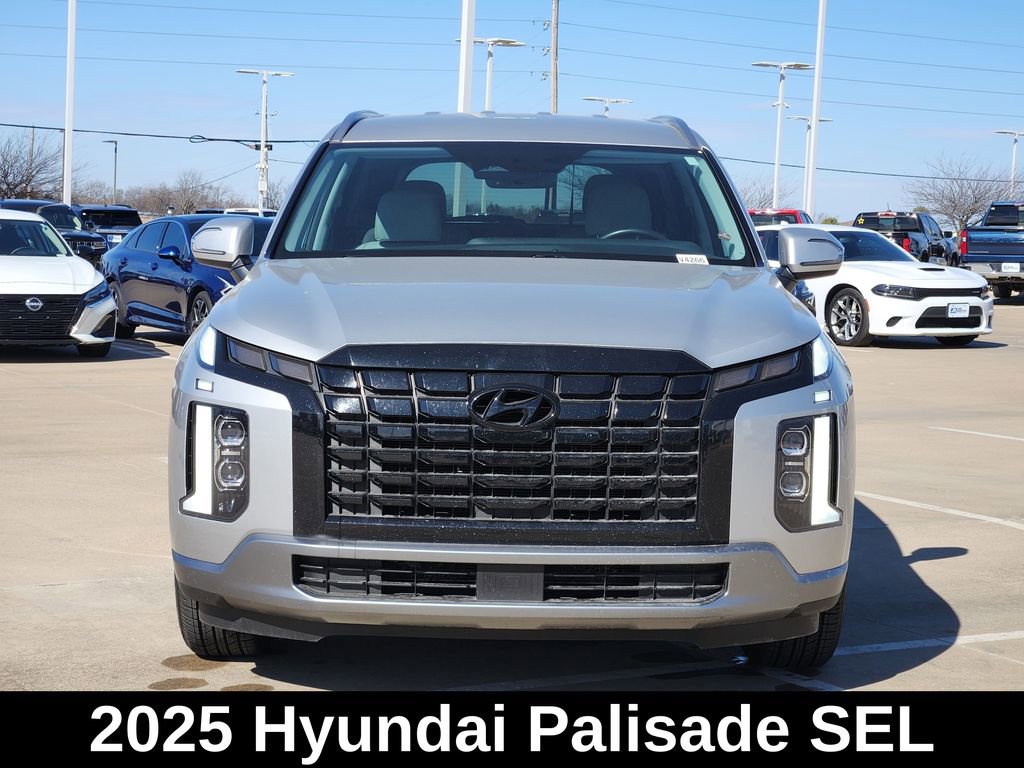 Used 2025 Hyundai Palisade SEL image 2