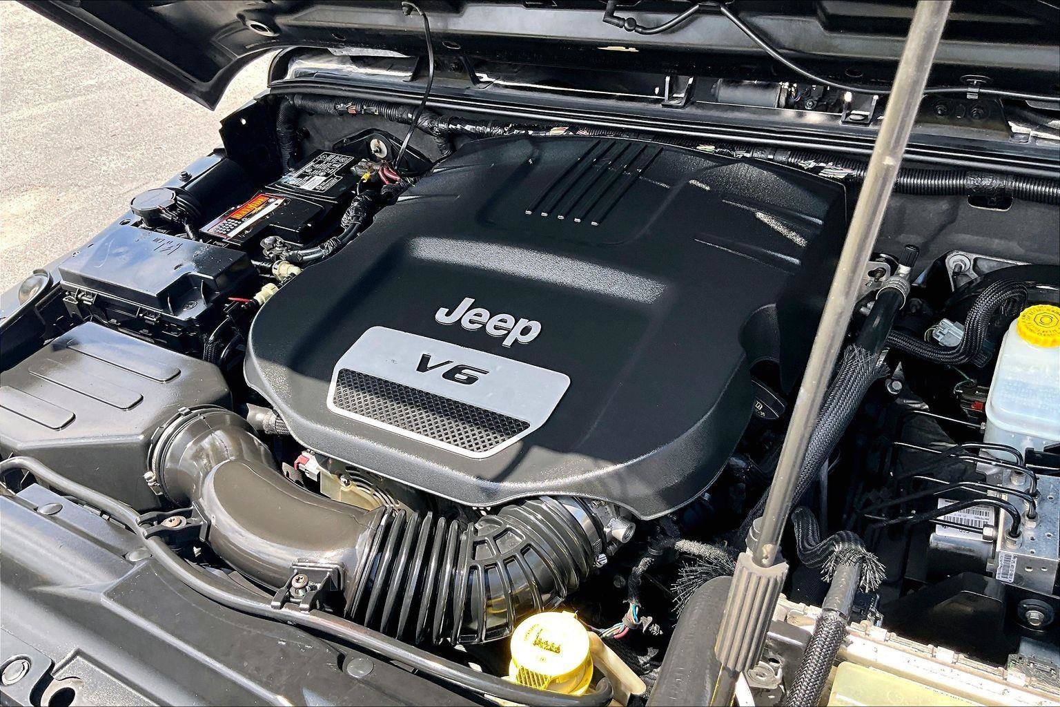 Used 2012 Jeep Wrangler Sport AWD/4WD image 32
