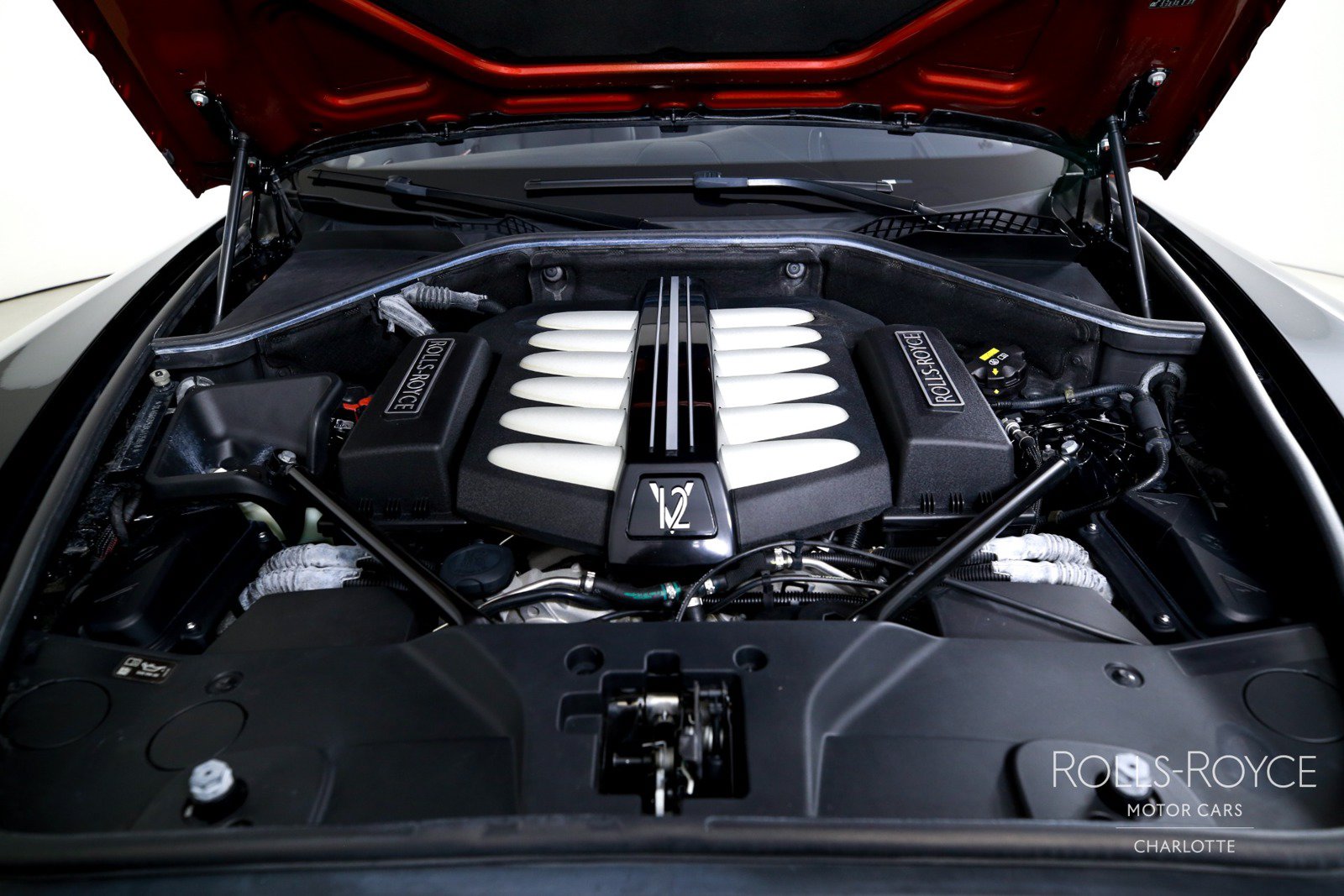 Used 2019 Rolls-Royce Dawn RWD image 32