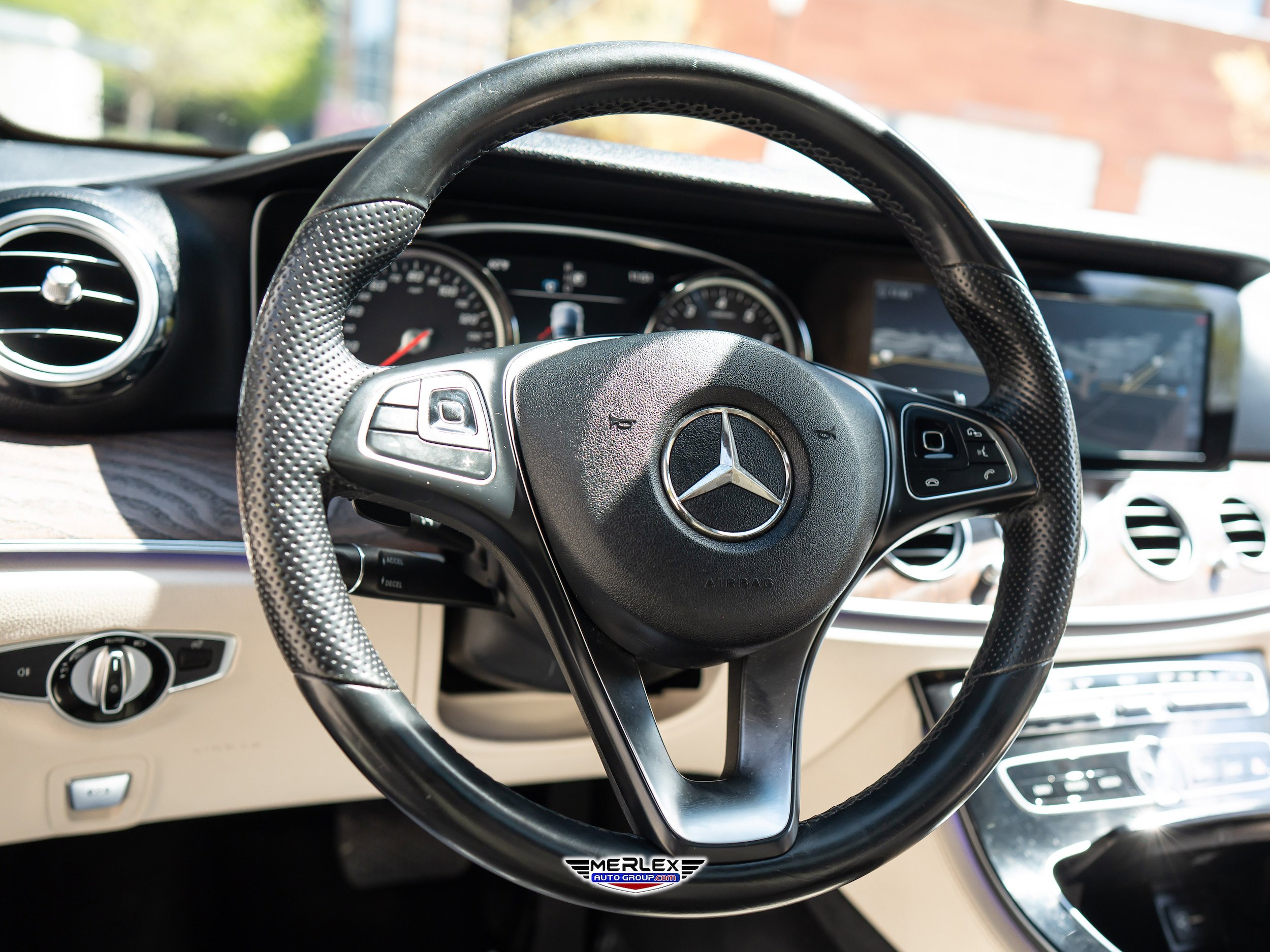 Used 2017 Mercedes-Benz E 300 image 23