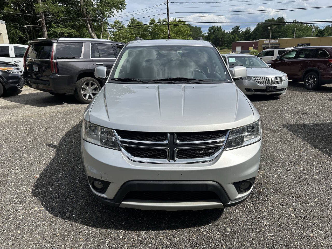 Used 2011 Dodge Journey Mainstreet w/ Safe & Sound Group FWD image 2